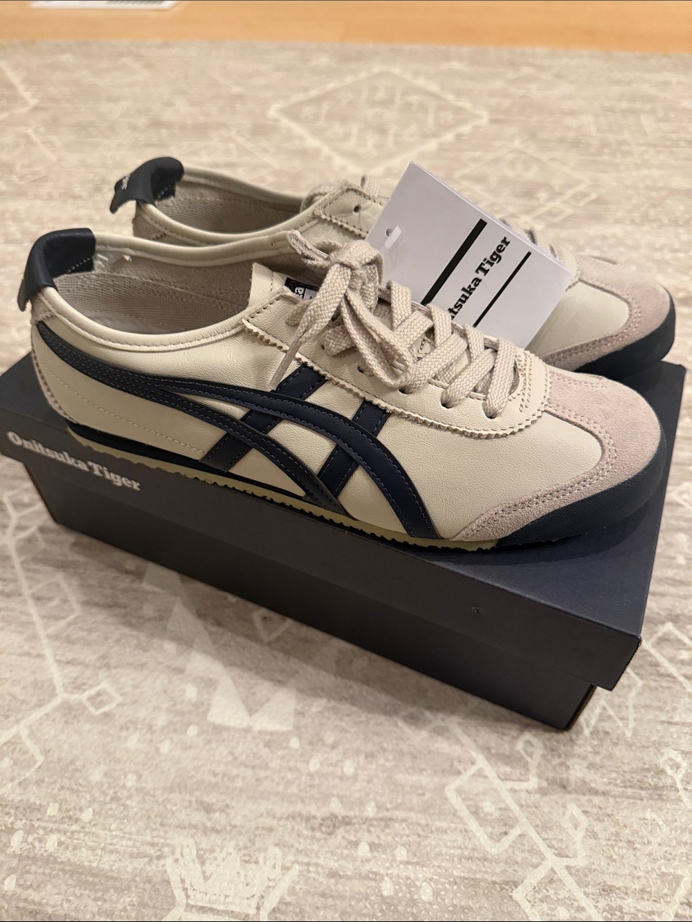 Onitsuka Tiger by Asics unisex Mexico 66 Sneakers